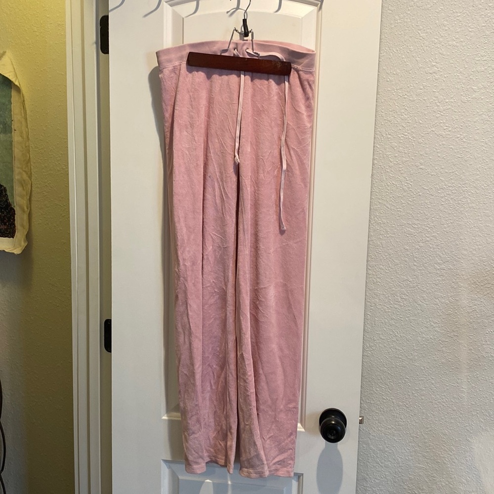 Pink Juicy Couture pants!